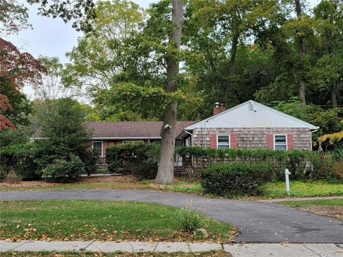 101 Country Rd, Shoreham, NY, 11786-1932 | Card Image