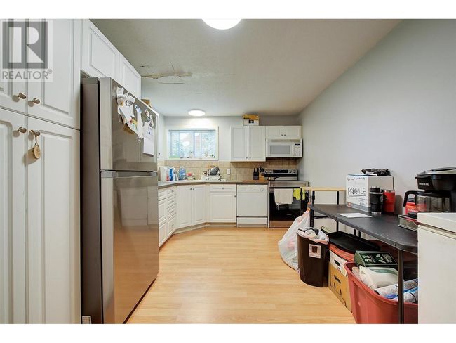215 Arab Rd, House other with 8 bedrooms, 6 bathrooms and 5 parking in Kelowna BC | Image 38