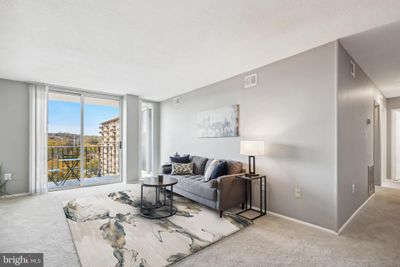 941 - 4600 S Four Mile Run Drive, Condo with 2 bedrooms, 1 bathrooms and null parking in ARLINGTON VA | Image 1