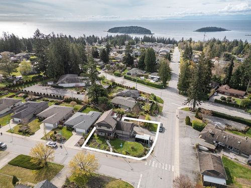 6391 Oracle Rd, Sechelt, BC, V7Z0R8 | Card Image