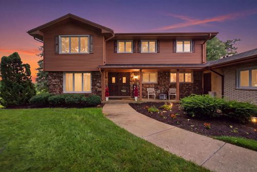 8430 Carriage Green Dr, Darien, IL, 60561-5308 | Card Image