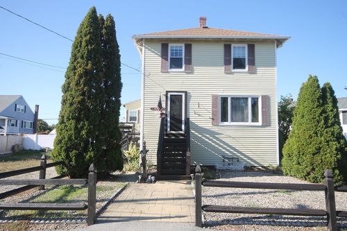 105 Warfield Ave, Hull, MA, 02045-2238 | Card Image