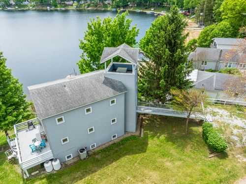 15657 Lakeview Dr, Buchanan, MI, 49107-9263 | Card Image