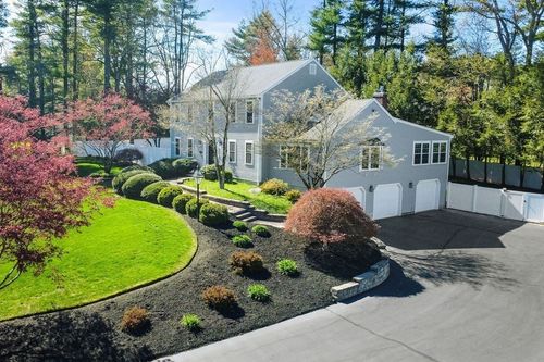 14 Lancelot Ln, Mansfield, MA, 02048-1742 | Card Image