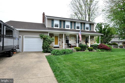 102 Holiday Ct, MOUNT LAUREL, NJ, 08054-2419 | Card Image