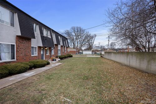 17415 Hamilton Ave, Allen Park, MI, 48101-3138 | Card Image