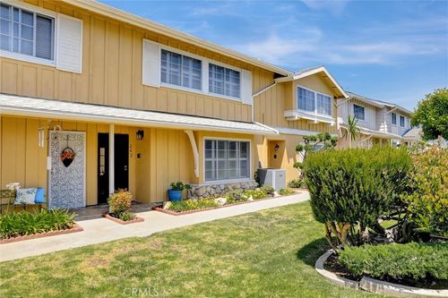 242-3500 W Manchester Blvd, Inglewood, CA, 90305-4242 | Card Image