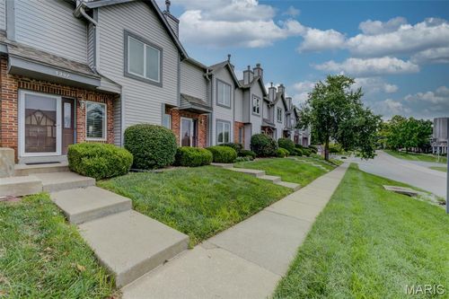 2d-3207 Sherman Park Dr, Saint Charles, MO, 63303-3955 | Card Image