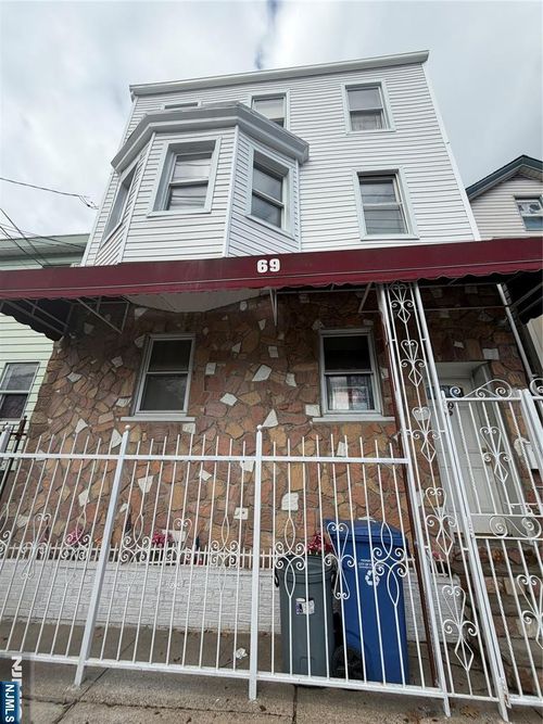 65 Grand St, Paterson, NJ, 07501-2603 | Card Image