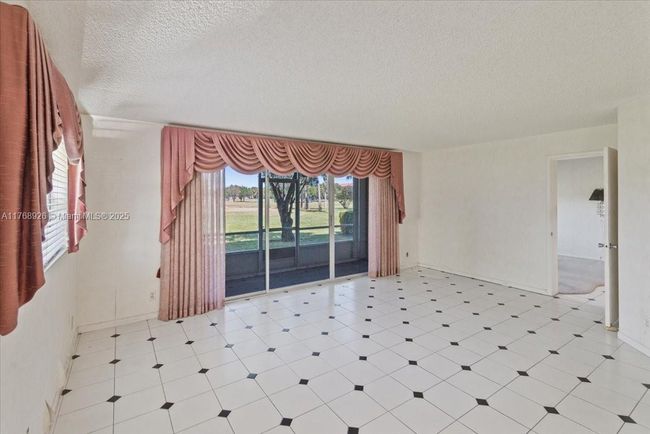 APT-101F - 12701 Sw 13 Th St, Condo with 2 bedrooms, 2 bathrooms and null parking in Pembroke Pines FL | Image 10
