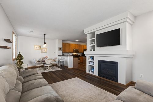 18451 97th Pl N, Maple Grove, MN, 55311-1368 | Card Image
