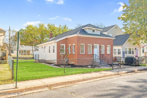 74 Forest Ave, Keansburg, NJ, 07734-1616 | Card Image