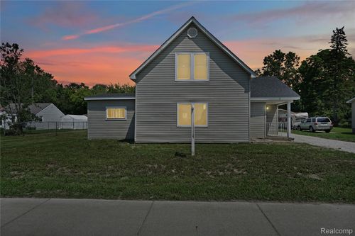 914 Chartier, Marine City, MI, 48039-2320 | Card Image