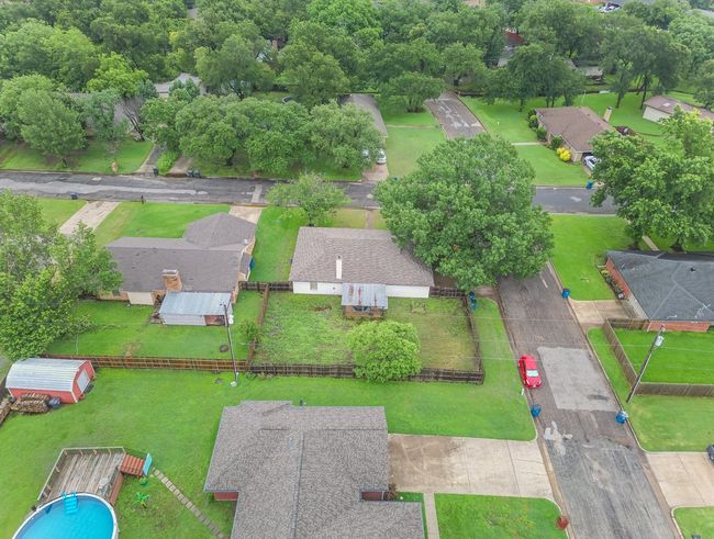 Aerial perspective of suburban area | Image 33