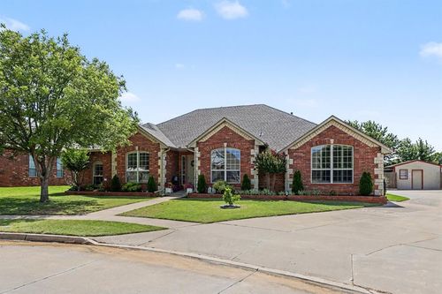 425 Summit Way, Norman, OK, 73071-4159 | Card Image
