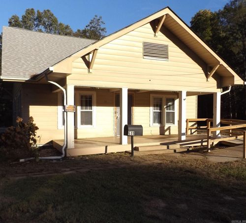 611 S Main St, Warren, AR, 71671-3327 | Card Image