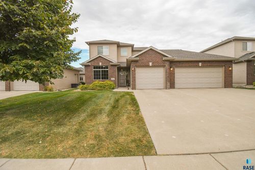 2512 E Winston Cir Circle, Sioux Falls, SD, 57108 | Card Image