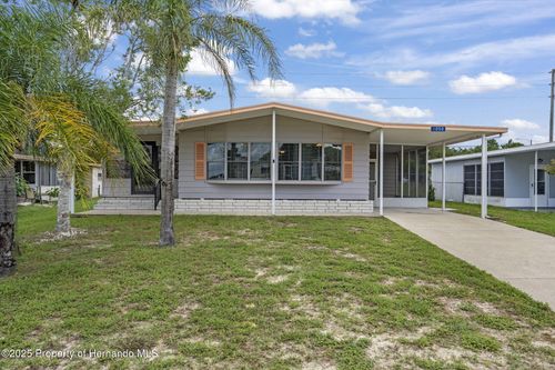 8050 Eastern Circle Dr, Brooksville, FL, 34613-5655 | Card Image