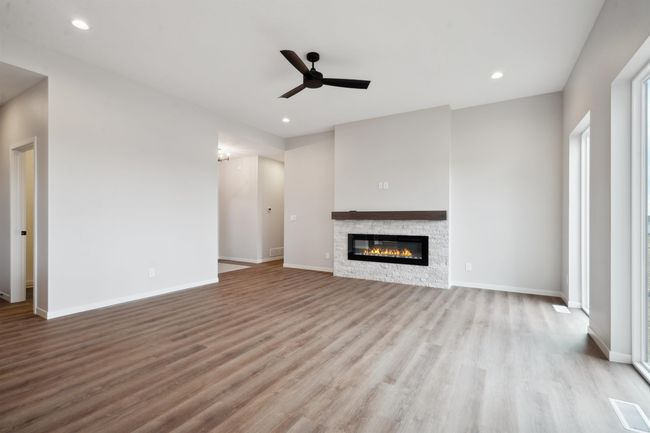 2826 Autumn Woods Dr, House other with 5 bedrooms, 3 bathrooms and null parking in Cedar Falls IA | Image 6