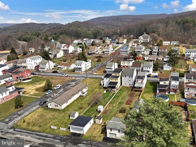 47 Washington St, House other with 4 bedrooms, 2 bathrooms and null parking in Middleport PA | Image 34