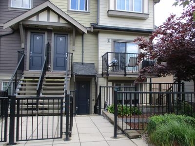 6 - 4033 Dominion St, Townhouse with 2 bedrooms, 2 bathrooms and 1 parking in Burnaby BC | Image 2