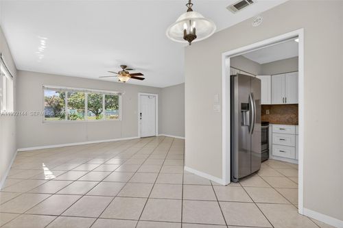 3900 Ne 22nd Ave, Lighthouse Point, FL, 33064-7385 | Card Image