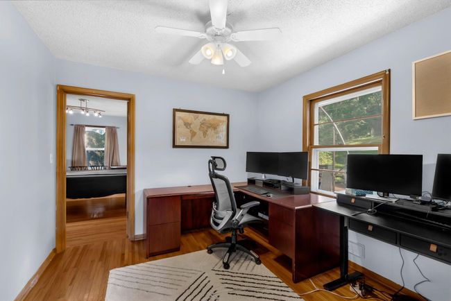 25_11908_James_Rd_Hopkins_MN_55343_USA-Living_room-HT8A1438.JPG | Image 12
