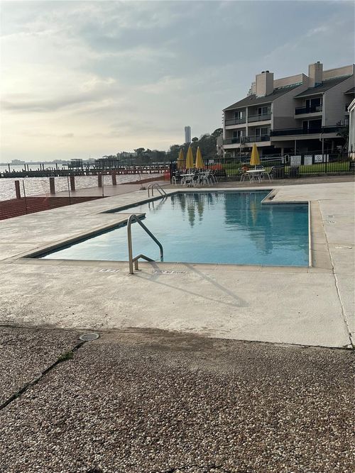 apt-52-3535 Nasa Pkwy, Seabrook, TX, 77586-6420 | Card Image