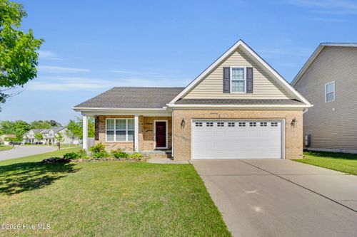 201 Quincy Ct, New Bern, NC, 28560-8842 | Card Image