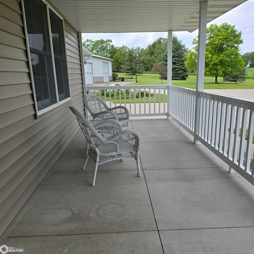 2196 Oxford Ave, Oskaloosa, IA, 52577-9101 | Card Image