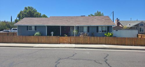 861 E St, Los Banos, CA, 93635-3716 | Card Image