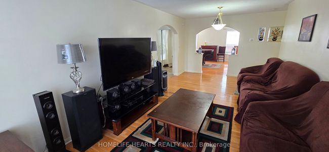 35 Triple Crown Dr, House other with 5 bedrooms, 3 bathrooms and 3 parking in Brampton ON | Image 7