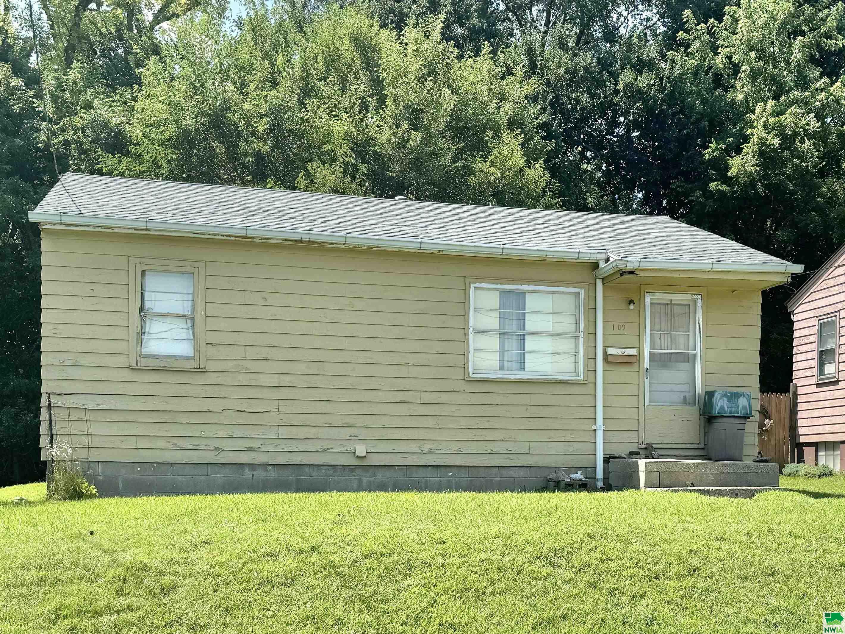 Fawcett St, Sioux City, IA 51103