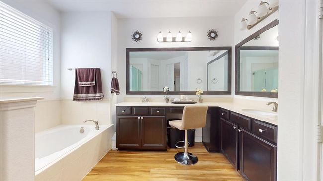 1911 Thunder Ridge Way, House other with 4 bedrooms, 4 bathrooms and 2 parking in Pearland TX | Image 11