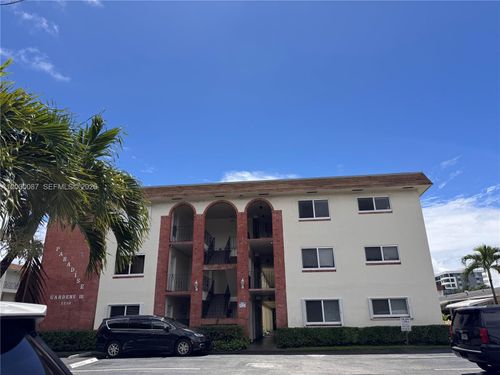 apt-305-2210 Taylor St, Hollywood, FL, 33020-4453 | Card Image