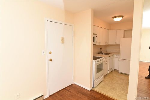 b4-260 West St, Mount Kisco, NY, 10549-3333 | Card Image
