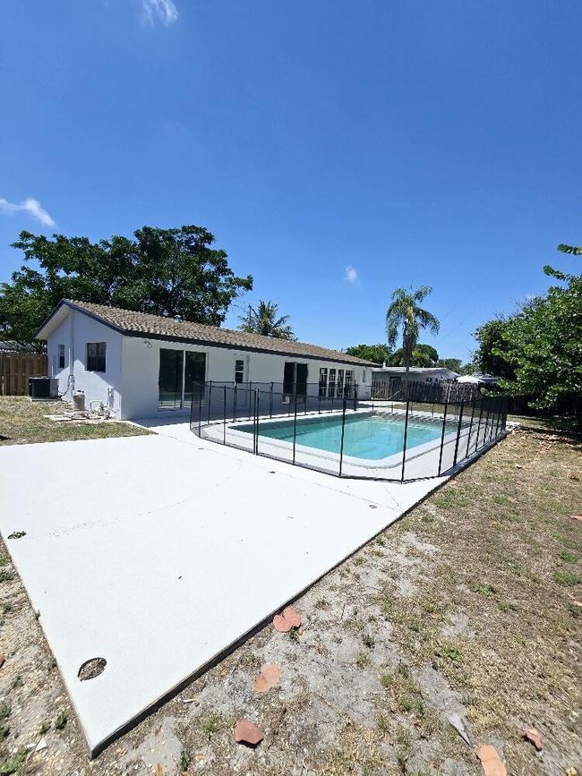 6952 Tradewind Way, House other with 3 bedrooms, 2 bathrooms and null parking in Lake Worth FL | Image 19