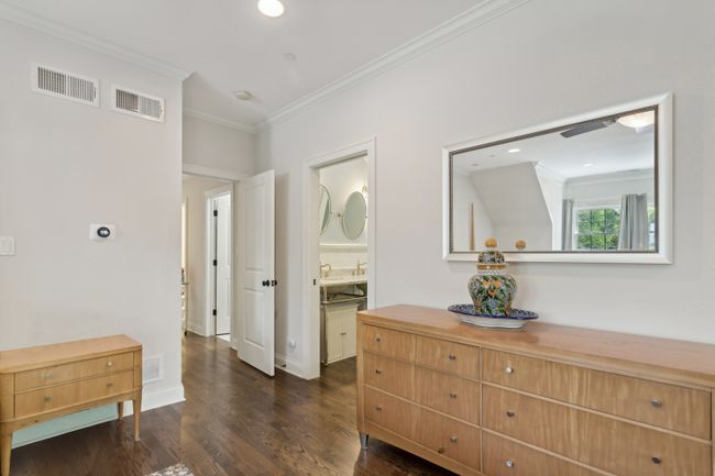 104 Walnut St, House other with 5 bedrooms, 5 bathrooms and 2 parking in Clarendon Hills IL | Image 15