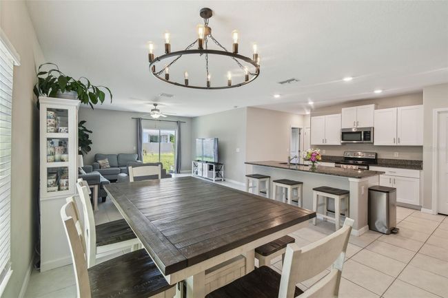 31440 Barrel Wave Way, House other with 6 bedrooms, 3 bathrooms and null parking in WESLEY CHAPEL FL | Image 5