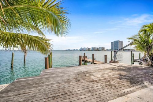 1920 Bay Dr, Miami Beach, FL, 33141-4412 | Card Image