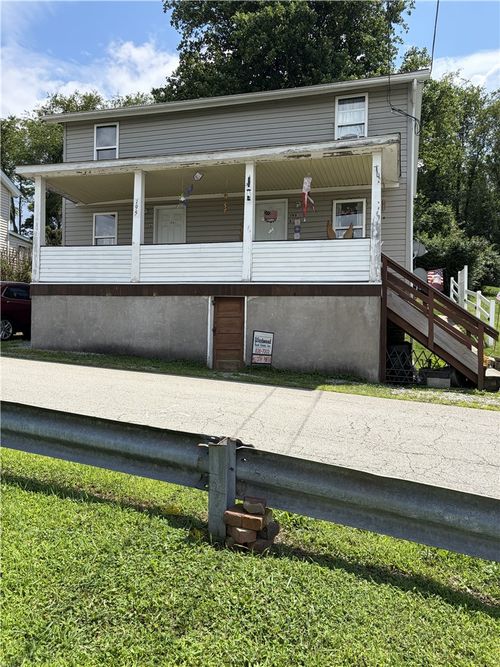 195 Luxor School Rd, Luxor, PA, 15662-1007 | Card Image