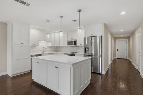 705 Mount Carmel Pl, Nashville, TN, 37205-3585 | Card Image