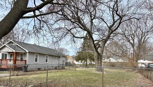 683 E Mansfield Ave, Pontiac, MI, 48340-2947 | Card Image