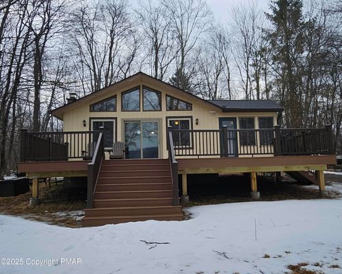 31 Big Bass Dr, Gouldsboro, PA, 18424-8995 | Card Image