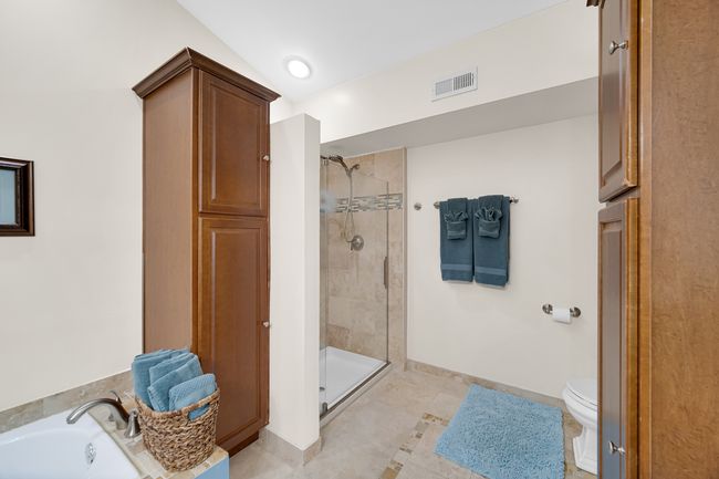 UNIT-2 - 201 Charleston Ct, Condo with 2 bedrooms, 2 bathrooms and 1 parking in Schaumburg IL | Image 12