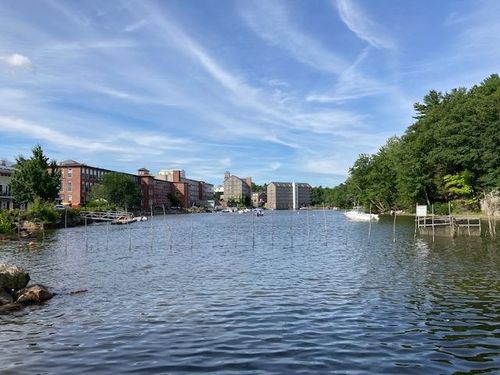 b-4 Elm St, Newmarket, NH, 03857-1202 | Card Image