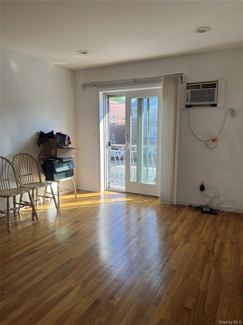 2f-4325 215 Street, New York, NY, 11361 | Card Image