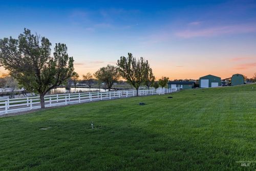 1850 Serengeti Dr, Nampa, ID, 83686-7071 | Card Image
