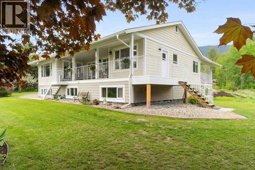 4501 44 Ave Nw, Salmon Arm, BC, V1E3A7 | Card Image