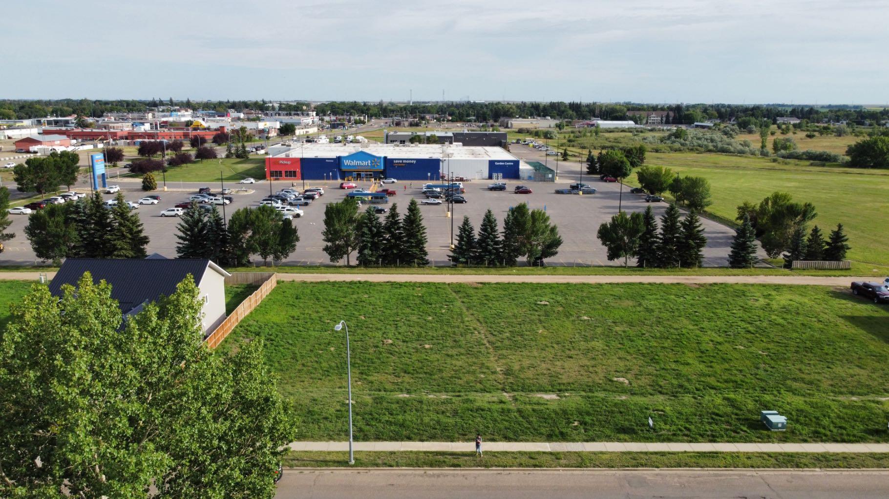 Land in Brooks